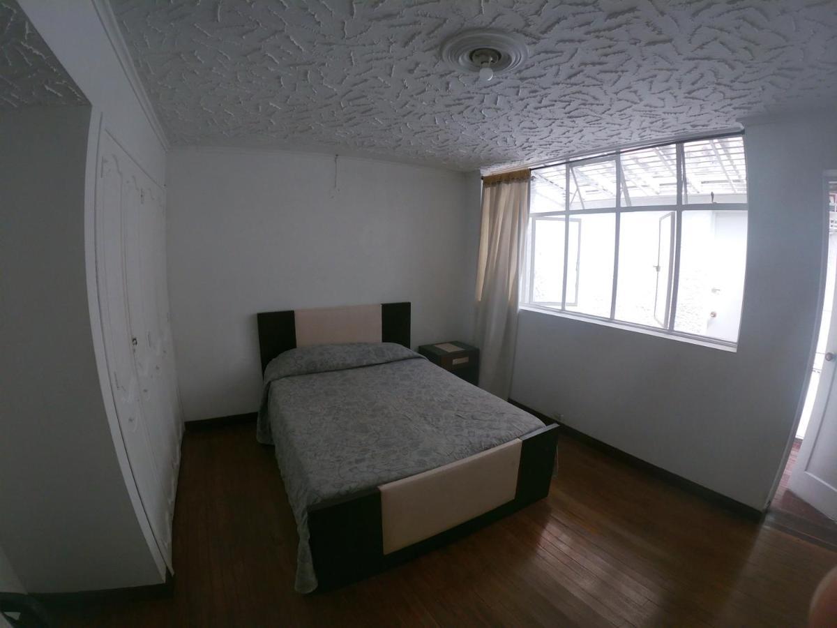 Le vi Hostal Medellín Extérieur photo